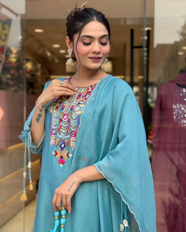 Majestic Reflections: Exquisite Chanderi Kurti Pant Dupatta Set