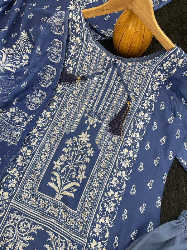 Mirror Muse – Elegant Digital Print Suit Set